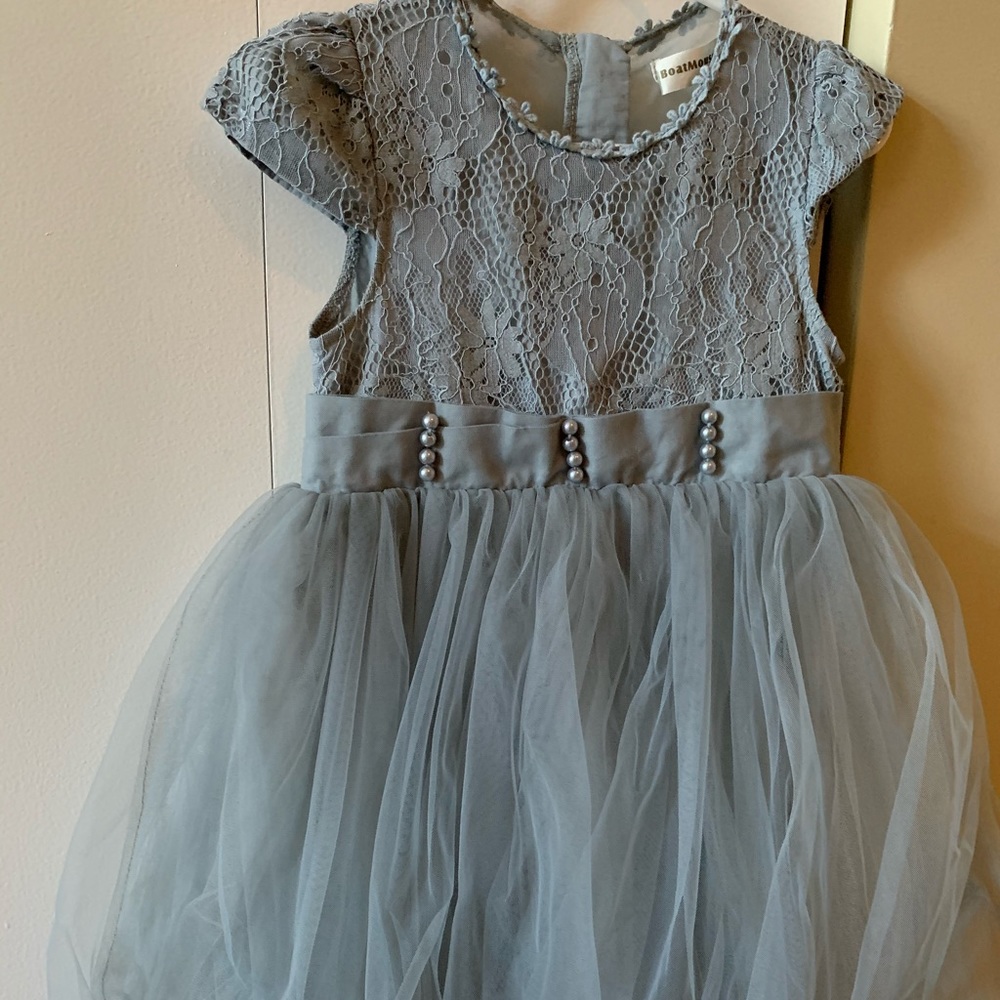 Girl’s dress